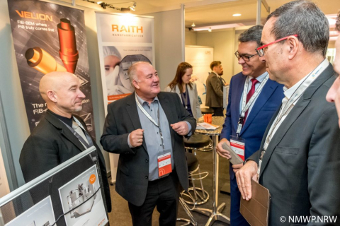 Gut besuchte Begleitausstellung Raith auf der Nanoconference 2018