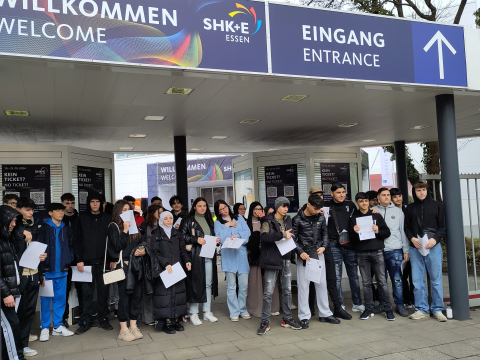 45 Schüler*innen besuchen die SHK-Messe 45 Schüler*innen besuchen die SHK-Messe